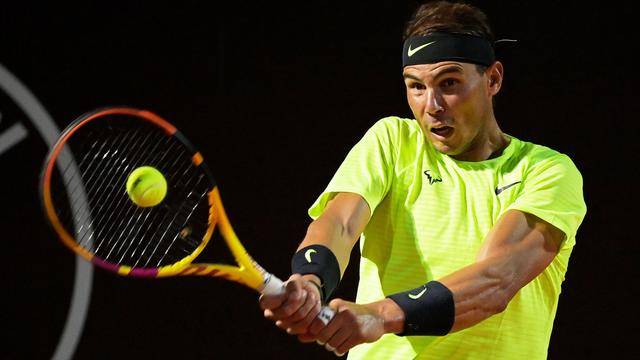  蒂姆红土演绎传奇，连克巨头问鼎罗马