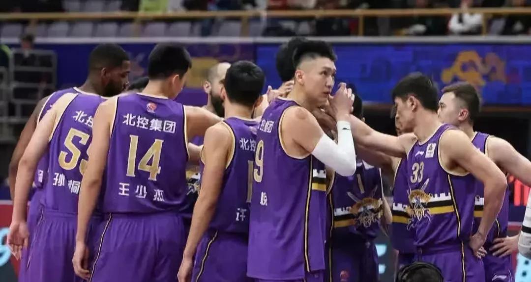  上海男篮外援发威，客场力克北京首钢队
