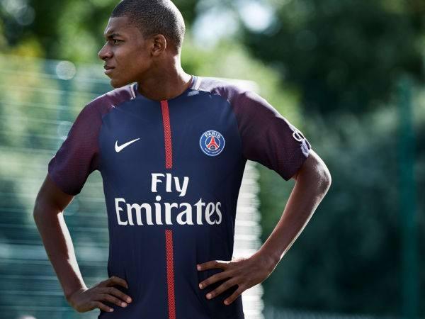  巴黎圣日耳曼凭借姆巴佩帽子戏法逆转取胜