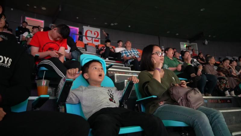  电竞嘉年华盛大开幕，万千玩家共襄盛举