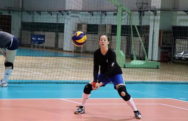  智能发球机器人亮相巡回赛，陪练效率提升三倍