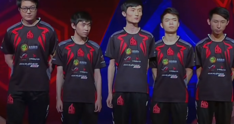  费德勒退役告别战引全场泪目