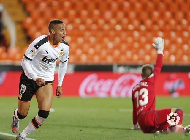  足球城德比万人空巷，城市荣耀在此一战