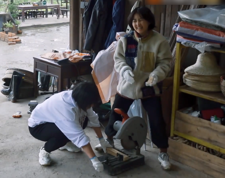  米兰双雄对决AC米兰笑到最后